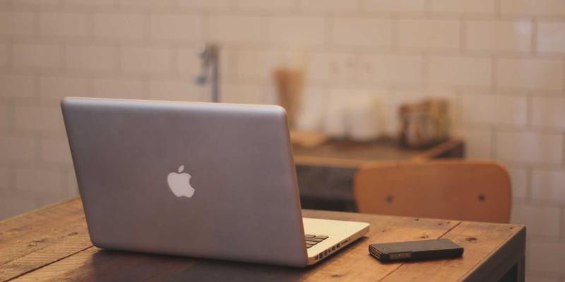 从素描本到信号图:Scott Fijolek如何用艺术家的眼光重塑无线网络诊断